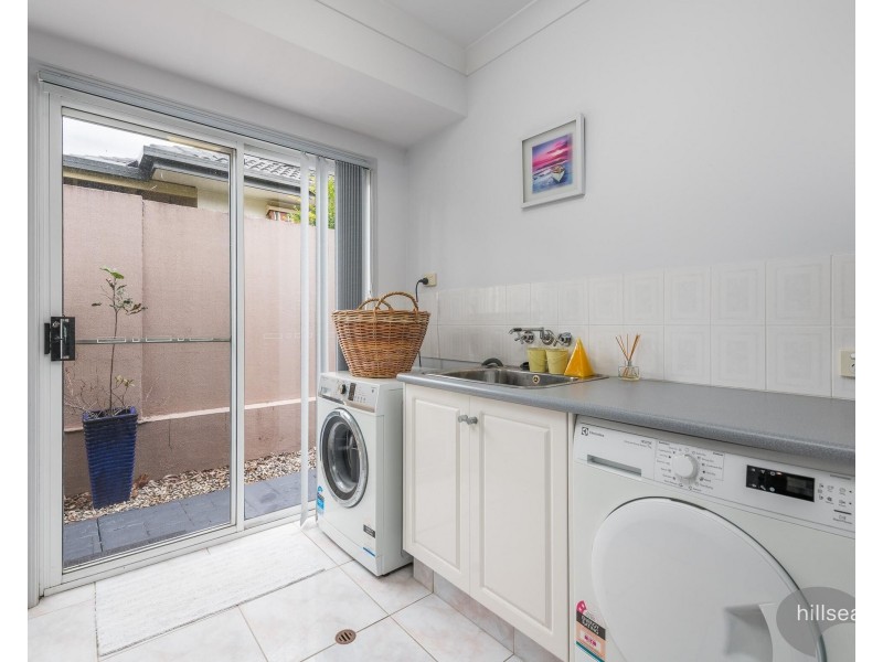 23 Pearson Close, Arundel QLD 4214