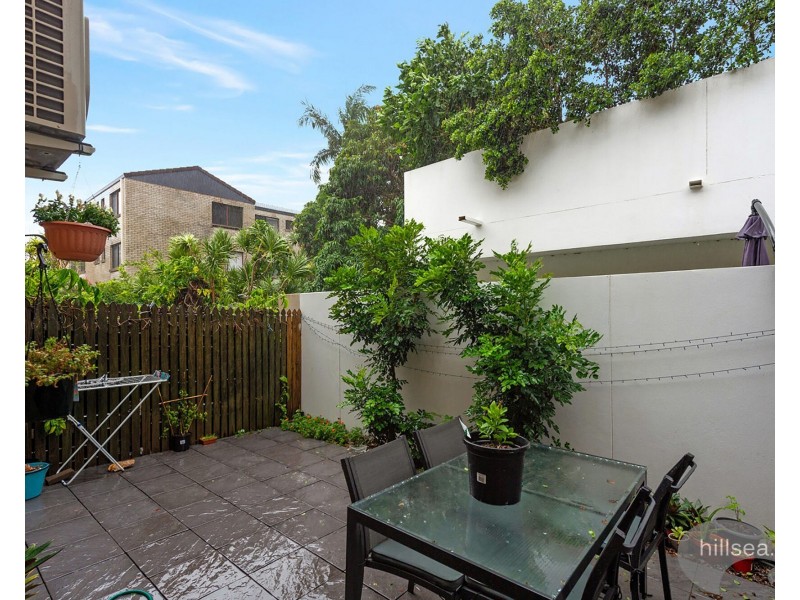 9/9 Proud Street, Labrador QLD 4215