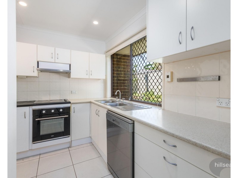 2/191 Olsen Avenue, Labrador QLD 4215