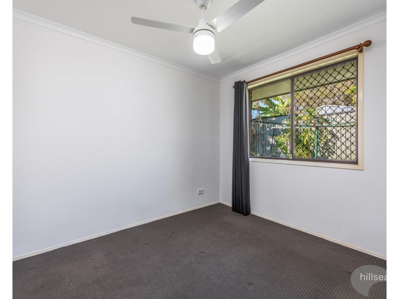 2/191 Olsen Avenue, Labrador QLD 4215