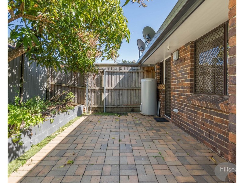 2/191 Olsen Avenue, Labrador QLD 4215