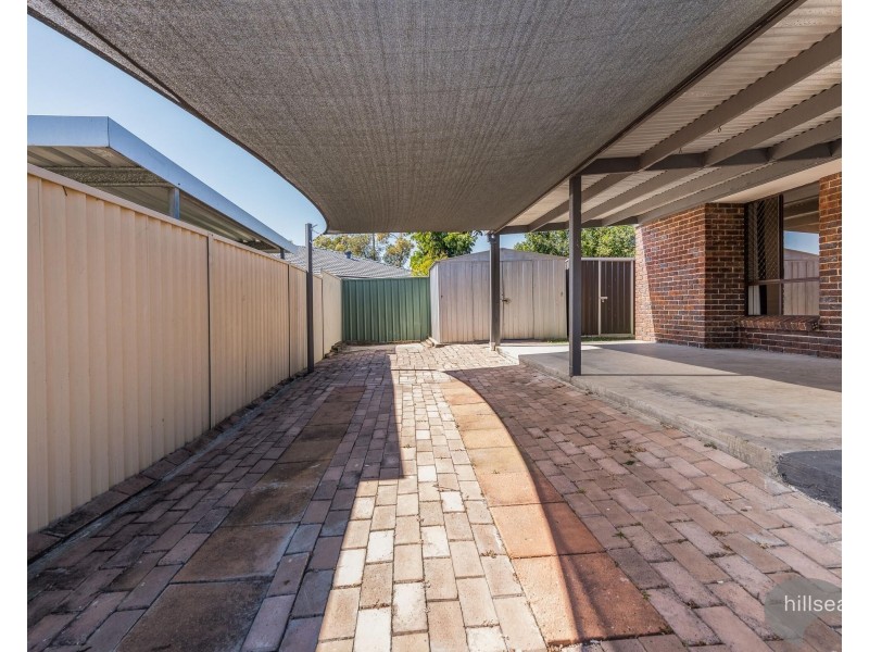 2/191 Olsen Avenue, Labrador QLD 4215