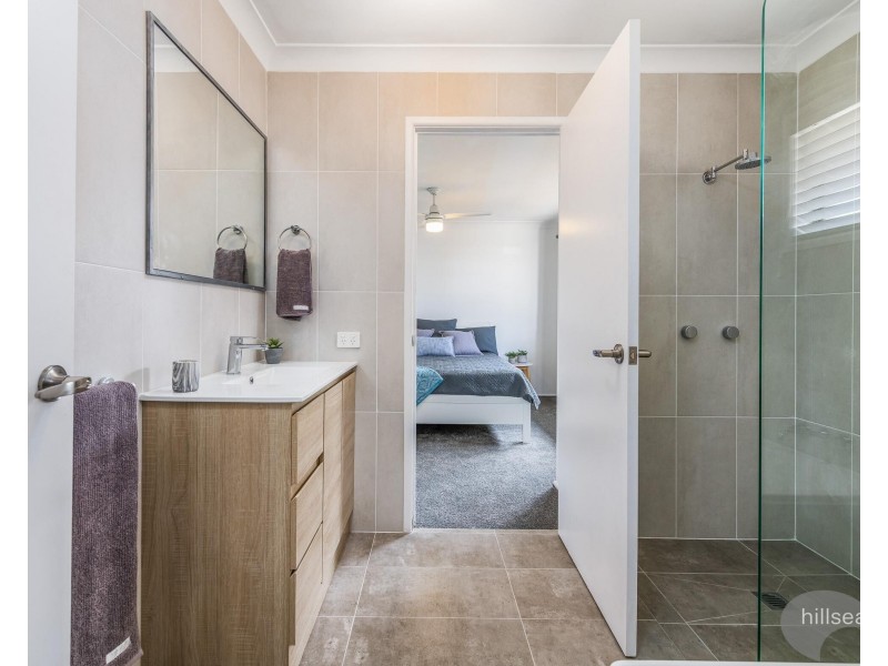 2/2 Gladys Street, Labrador QLD 4215