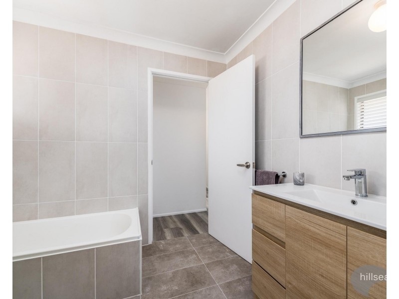 2/2 Gladys Street, Labrador QLD 4215