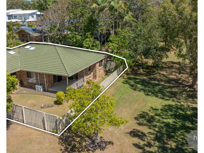 2/161 Whiting Street, Labrador QLD 4215