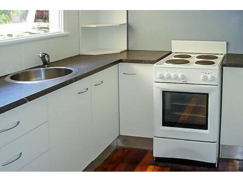 9 Horder Avenue, Labrador QLD 4215