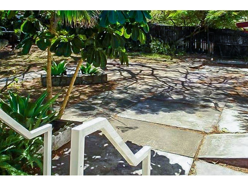 9 Horder Avenue, Labrador QLD 4215