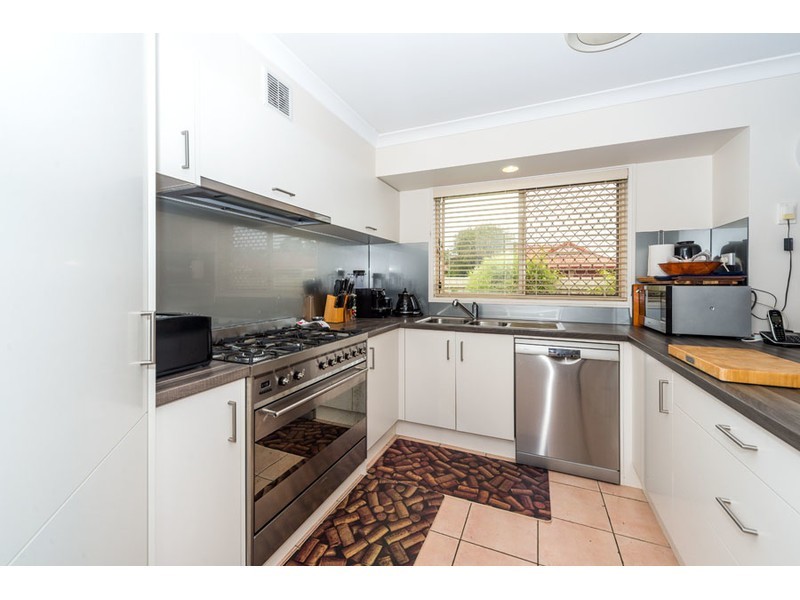 5 Pro Hart Place, Coombabah QLD 4216