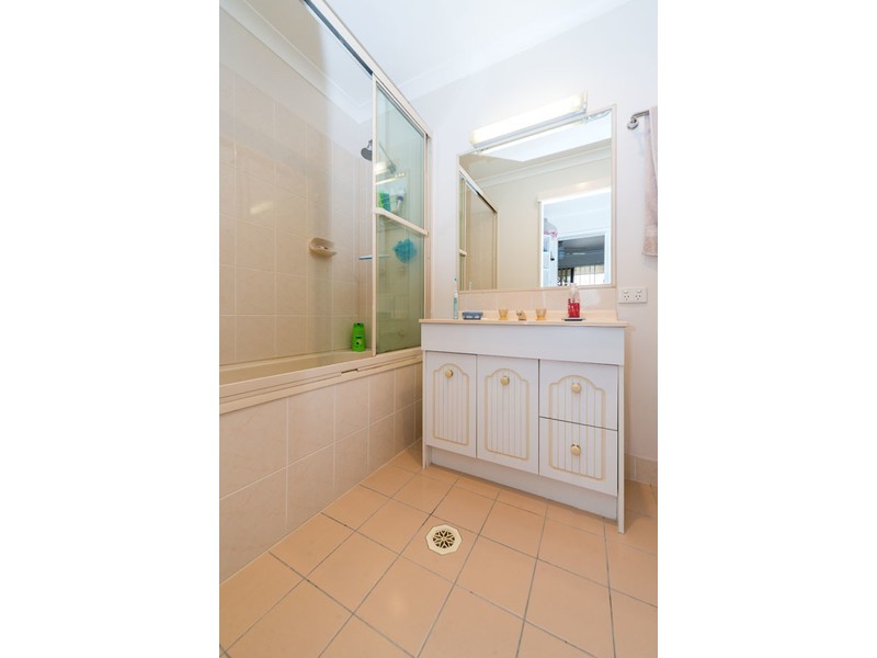 5 Pro Hart Place, Coombabah QLD 4216