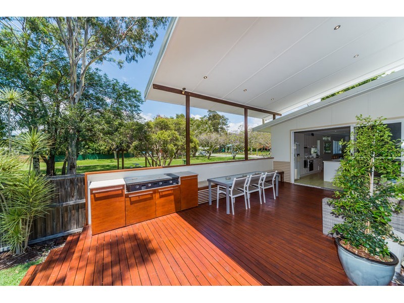 13 Harris Street, Labrador QLD 4215