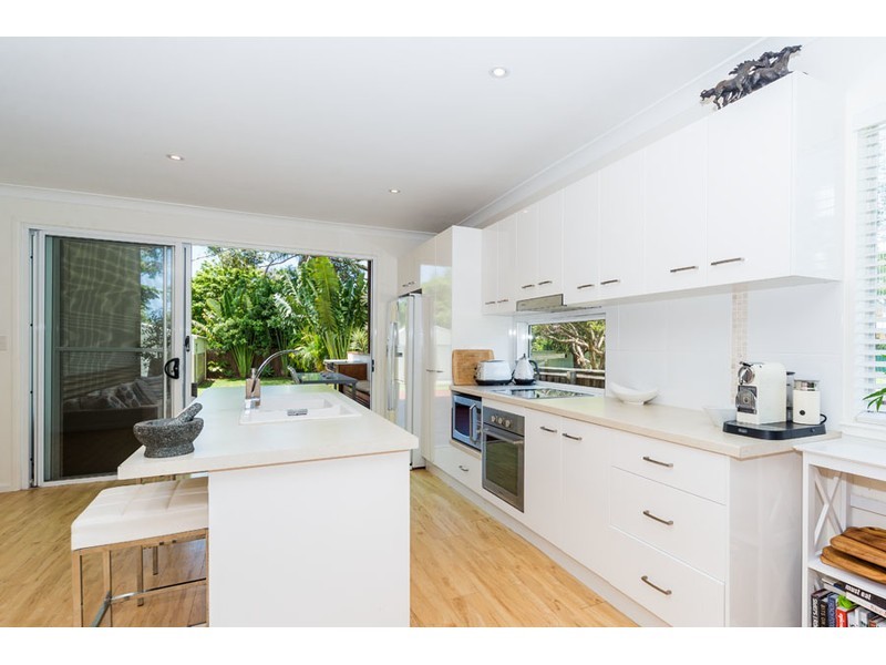13 Harris Street, Labrador QLD 4215