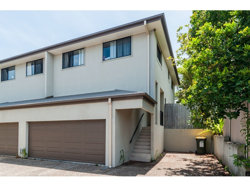 4/9 Government Road, Labrador QLD 4215