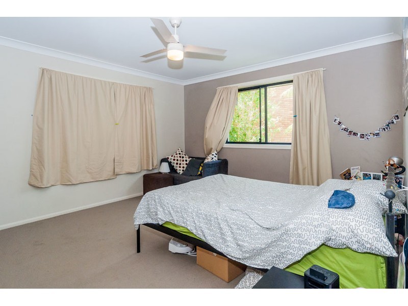 4/9 Government Road, Labrador QLD 4215