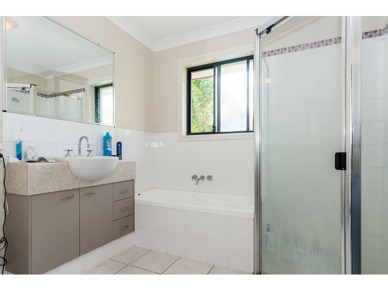4/9 Government Road, Labrador QLD 4215