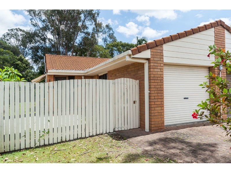 2/21 Telopea Street, Labrador QLD 4215