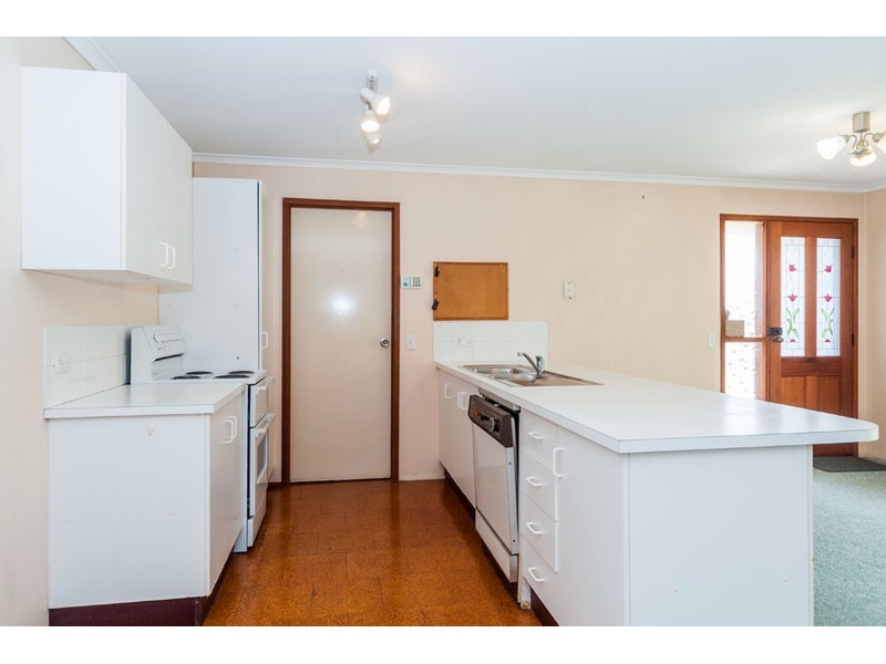 2/21 Telopea Street, Labrador QLD 4215