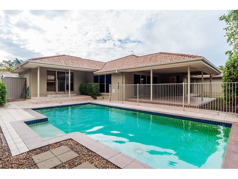 19 Petworth Court, Arundel QLD 4214