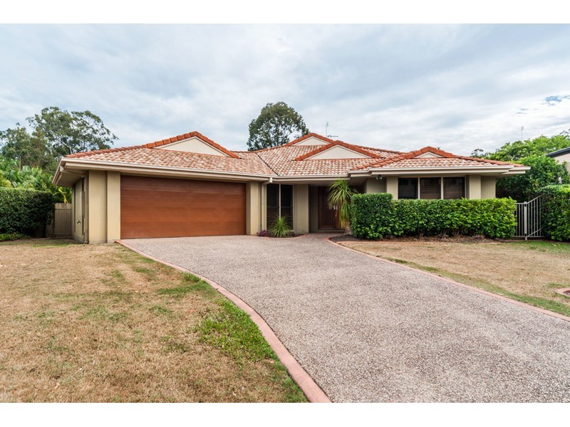 19 Petworth Court, Arundel QLD 4214