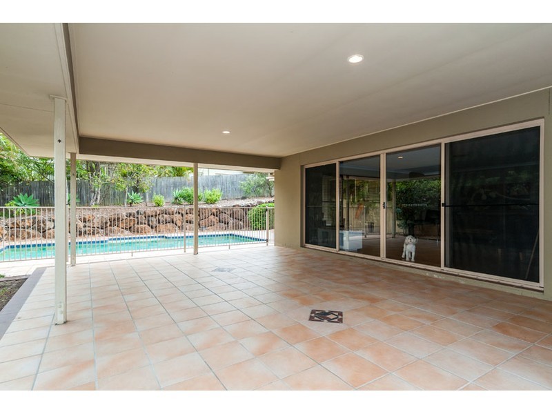 19 Petworth Court, Arundel QLD 4214