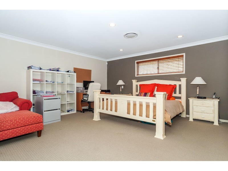 19 Petworth Court, Arundel QLD 4214