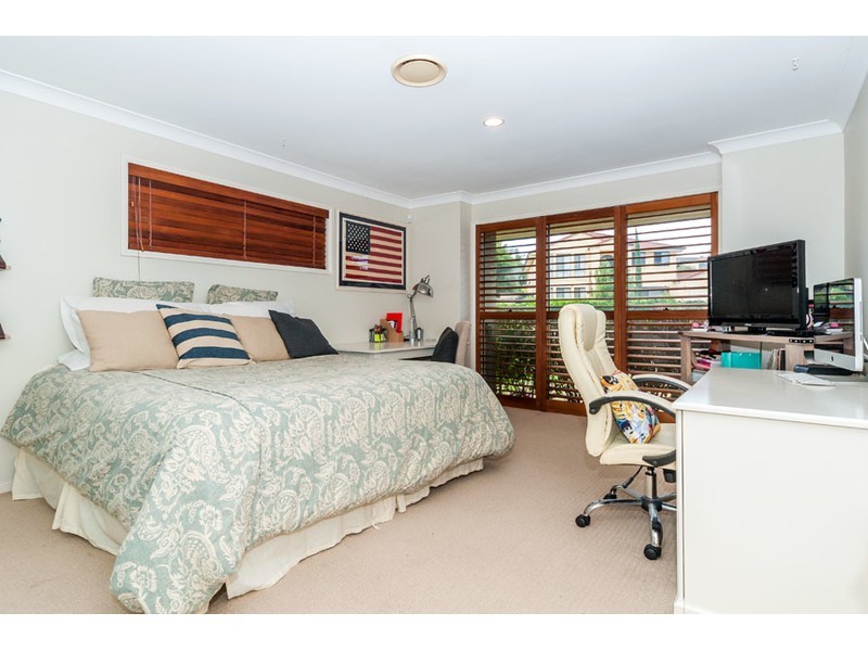 19 Petworth Court, Arundel QLD 4214