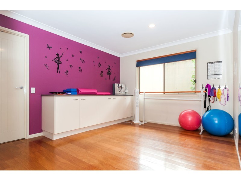 19 Petworth Court, Arundel QLD 4214