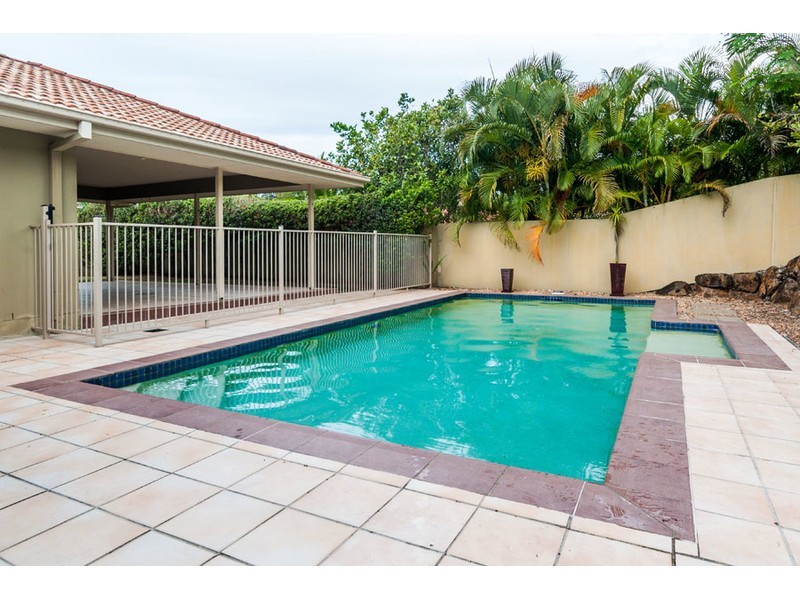 19 Petworth Court, Arundel QLD 4214