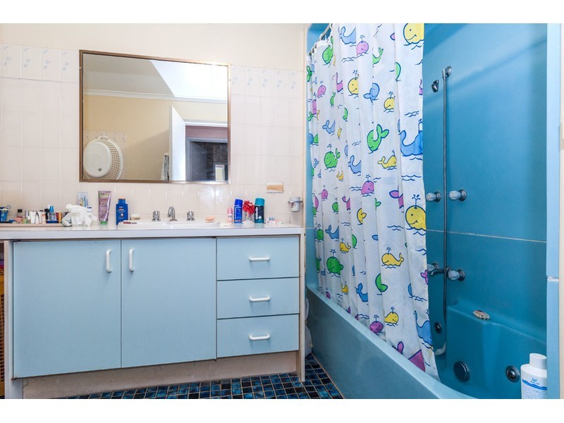 4/9 Proud Street, Labrador QLD 4215