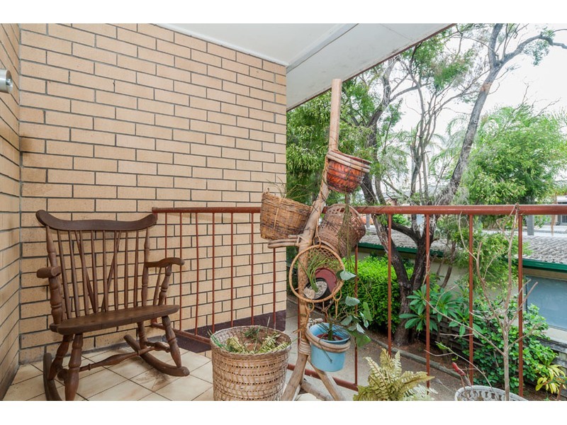 4/9 Proud Street, Labrador QLD 4215