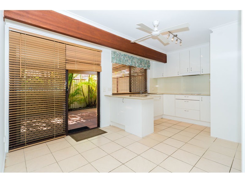 1/19 Stephenson Street, Labrador QLD 4215