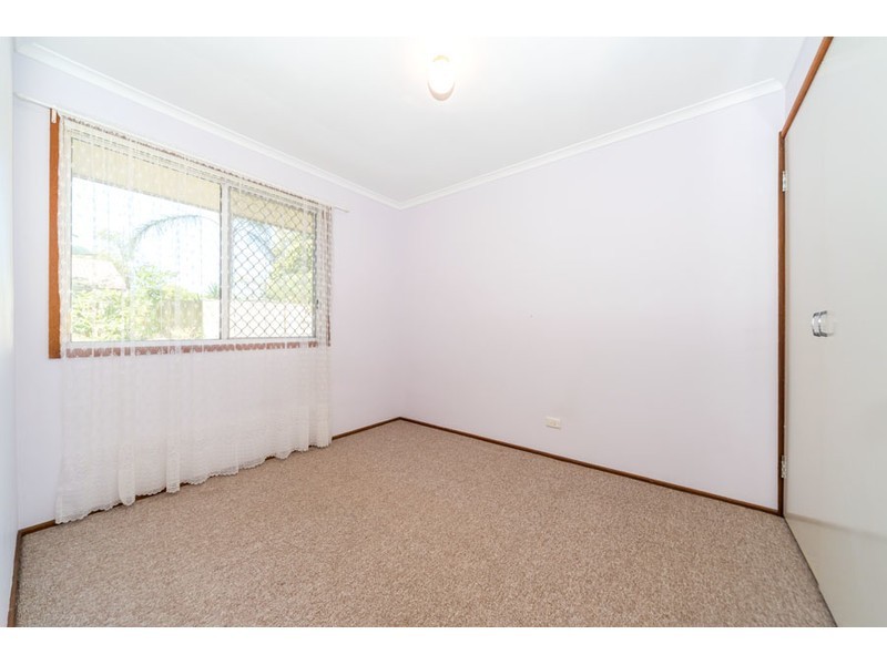 1/10 Robin Joy Close, Labrador QLD 4215