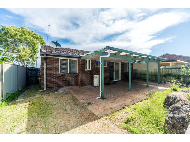 1/10 Robin Joy Close, Labrador QLD 4215