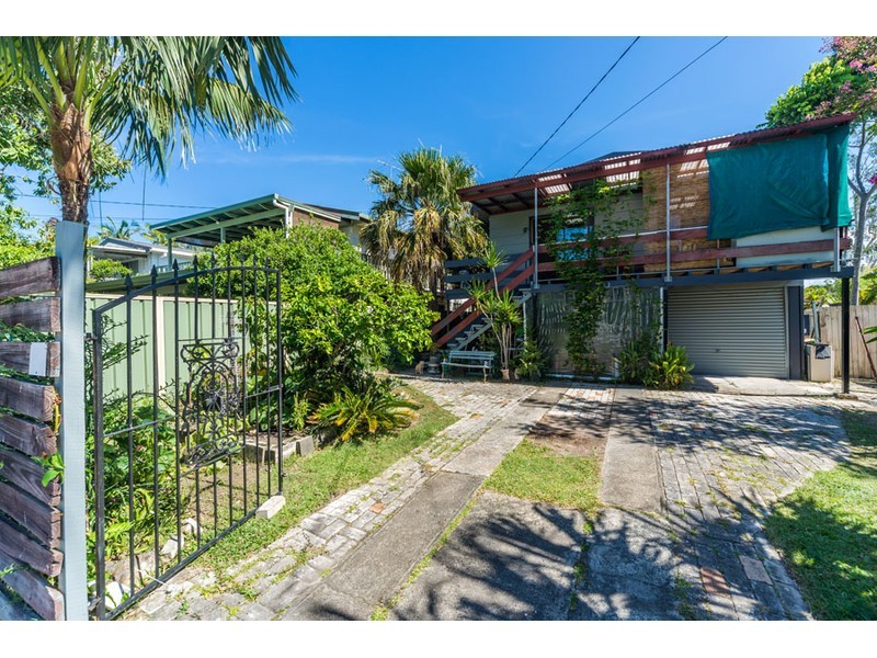 16 Kylie Street, Arundel QLD 4214
