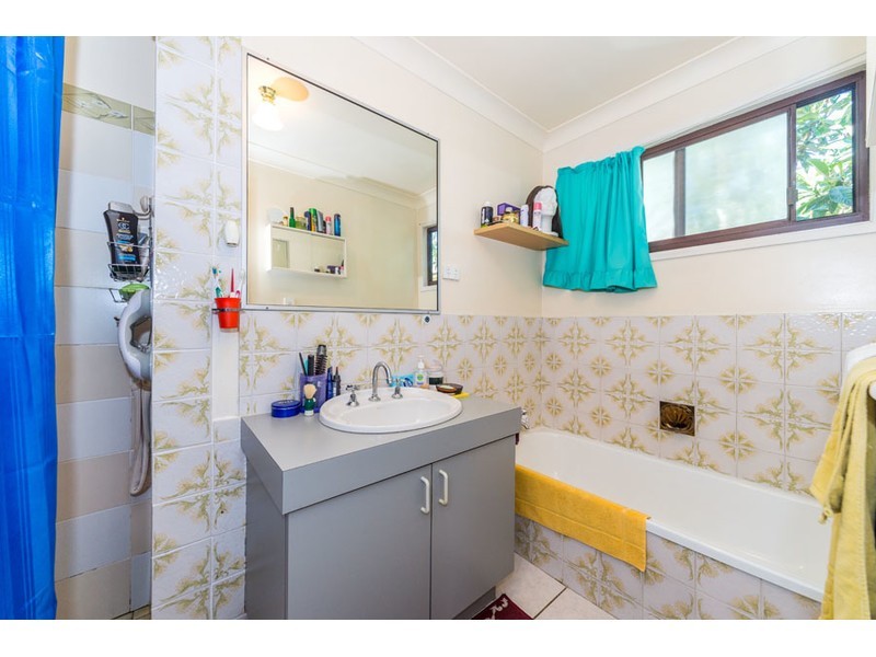 16 Kylie Street, Arundel QLD 4214