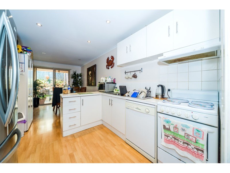 2/5 Orkney Place, Labrador QLD 4215