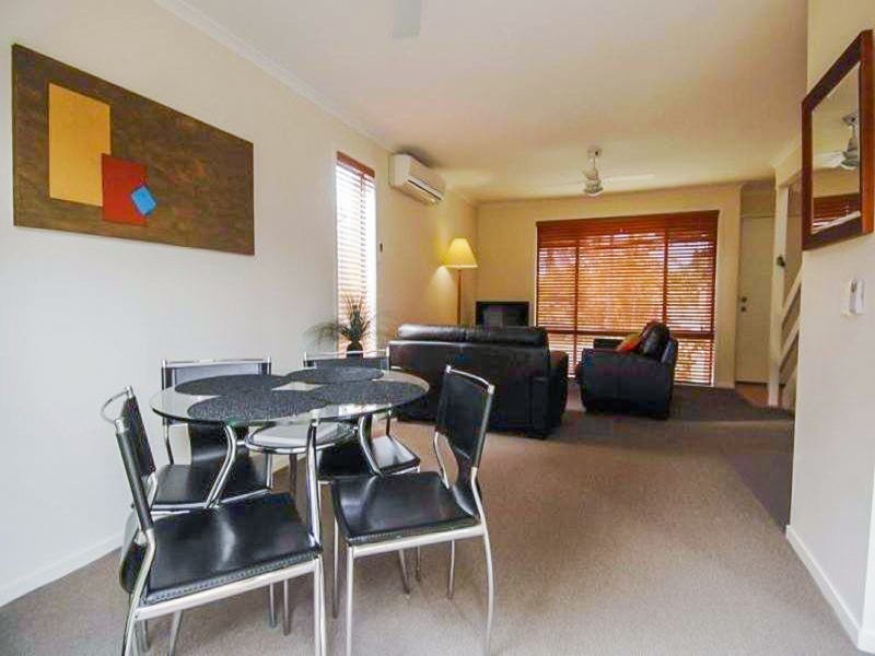 8/35 McMillan Street, Labrador QLD 4215