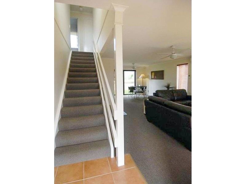 8/35 McMillan Street, Labrador QLD 4215