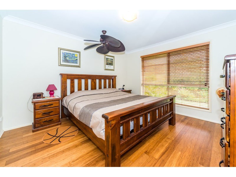 2/4 Jacqueline Avenue, Labrador QLD 4215