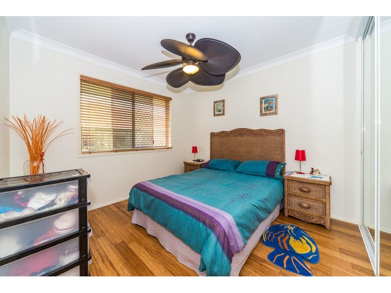 2/4 Jacqueline Avenue, Labrador QLD 4215