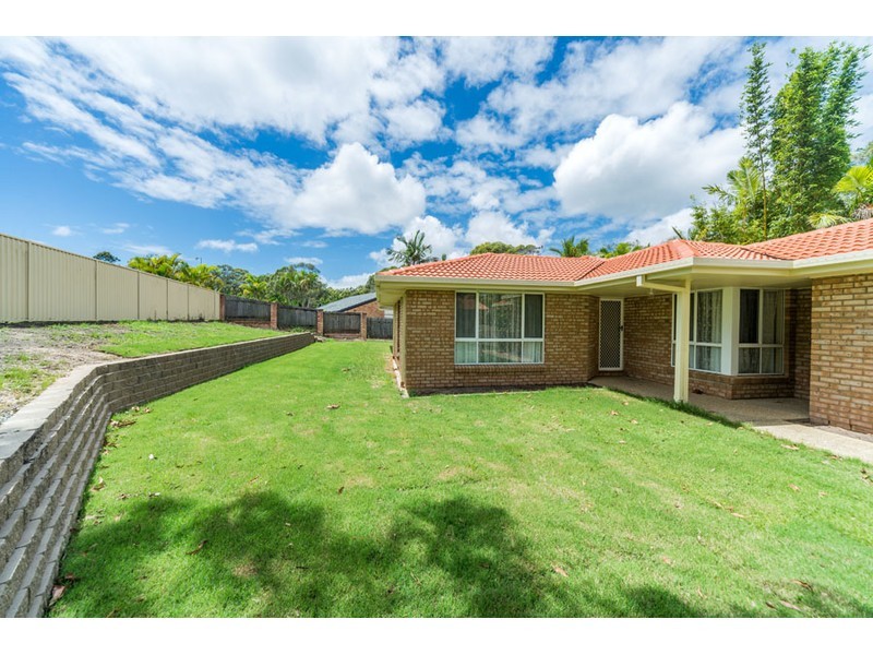 35 Clubhouse Drive, Arundel QLD 4214