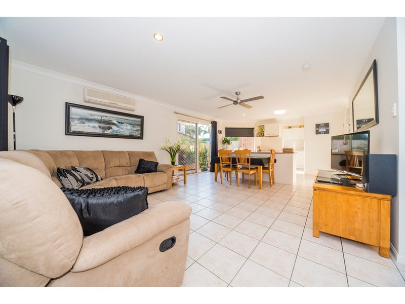 2/18 Broad Street, Labrador QLD 4215