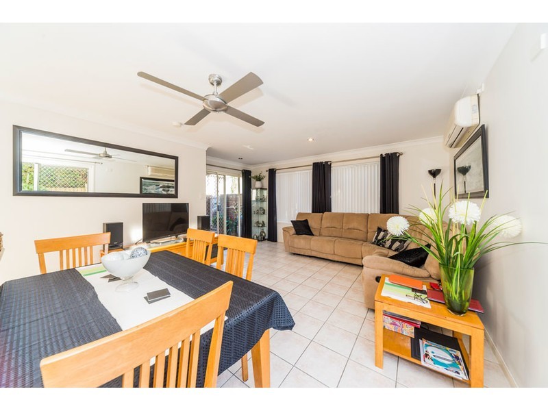 2/18 Broad Street, Labrador QLD 4215