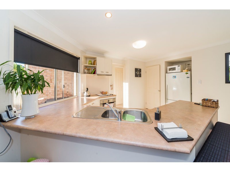 2/18 Broad Street, Labrador QLD 4215