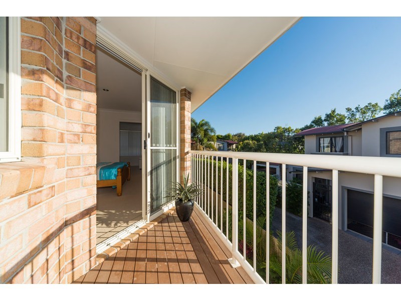 2/18 Broad Street, Labrador QLD 4215