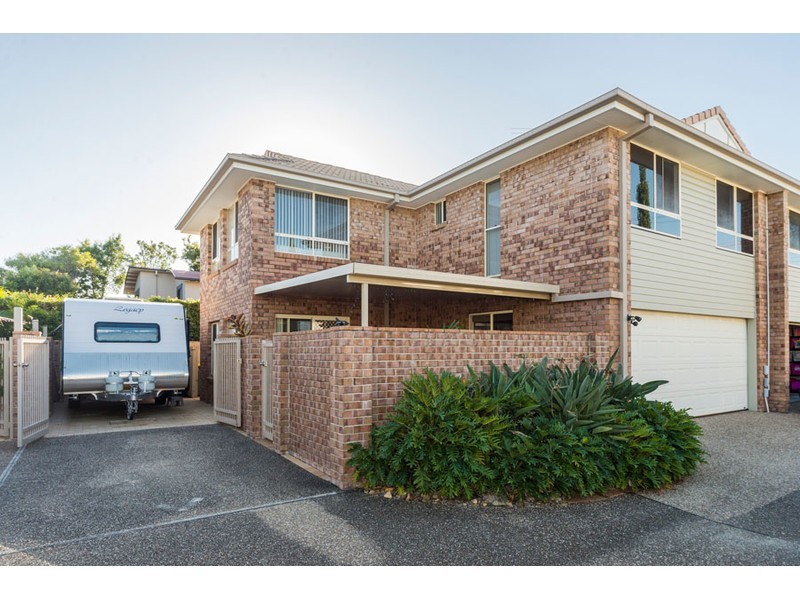 2/18 Broad Street, Labrador QLD 4215