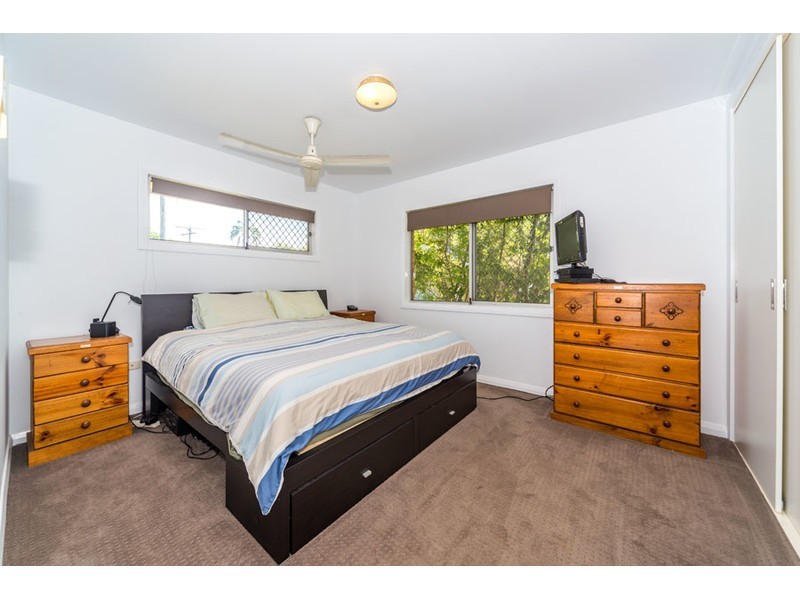 4 Grace Avenue, Labrador QLD 4215