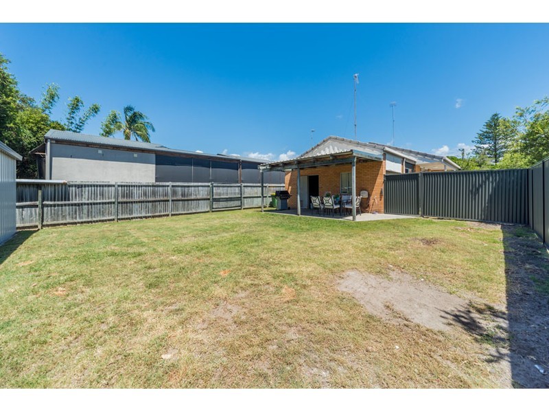 4 Grace Avenue, Labrador QLD 4215