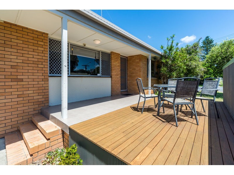 4 Grace Avenue, Labrador QLD 4215