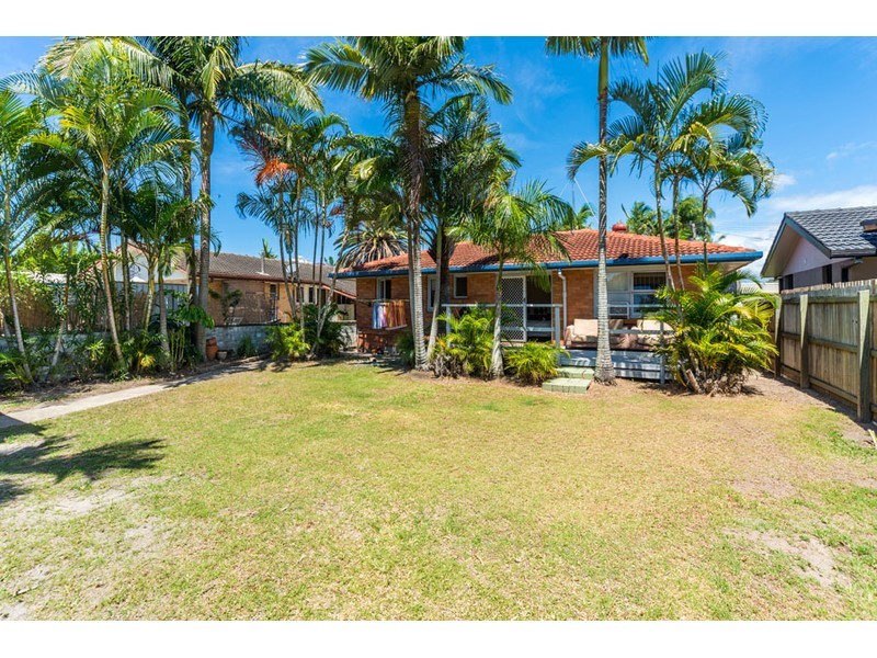 22 Reynolds Avenue, Labrador QLD 4215