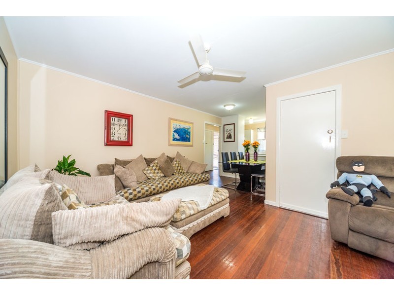22 Reynolds Avenue, Labrador QLD 4215